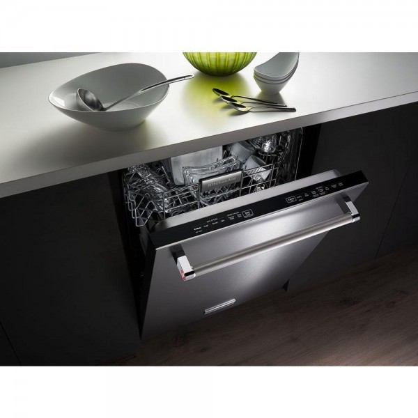 KitchenAid Top Control Dishwasher in Stainless Steel with Stainless Steel Tub